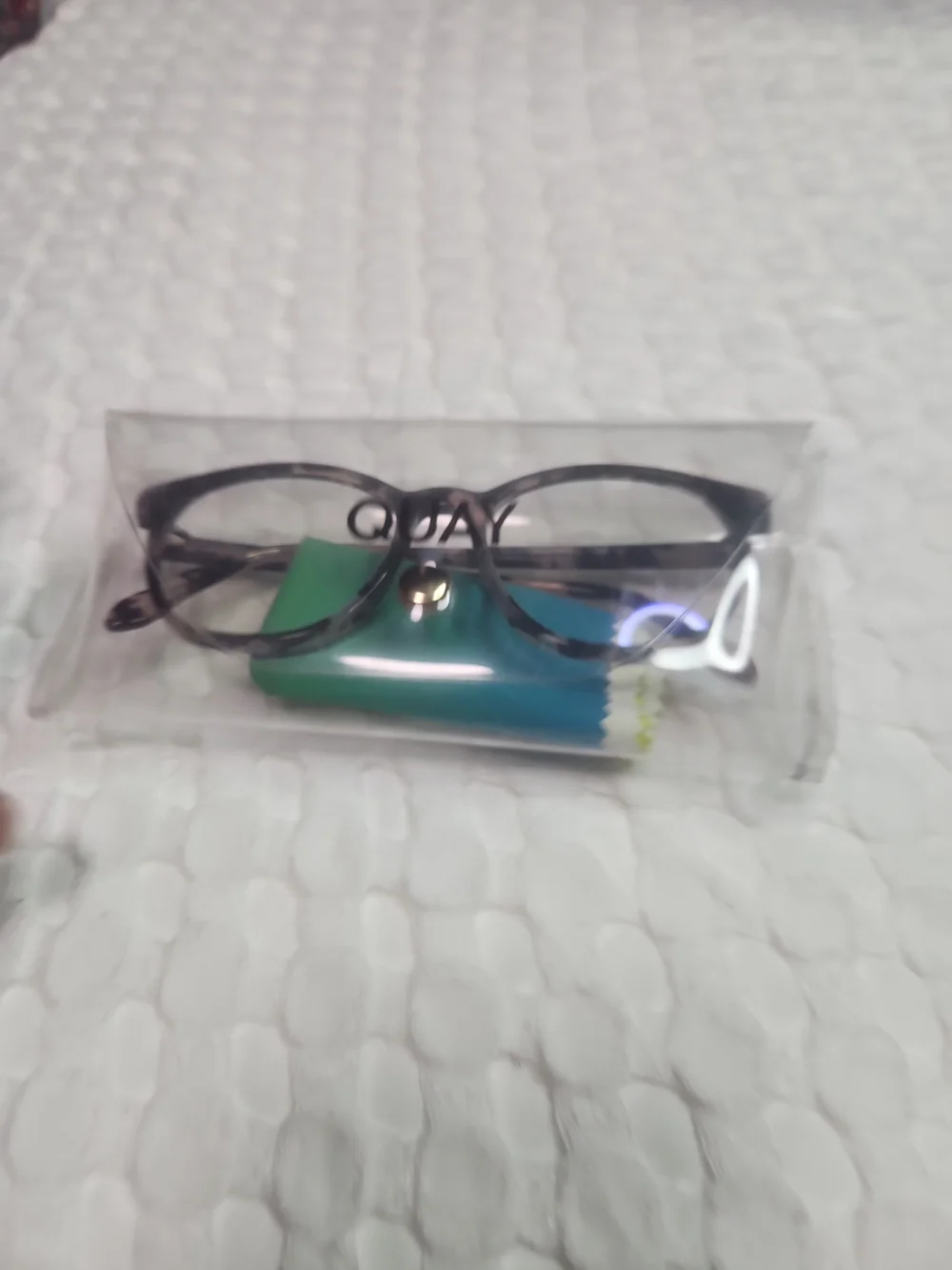 Quay Tortoiseshell Reading Glasses - Grey